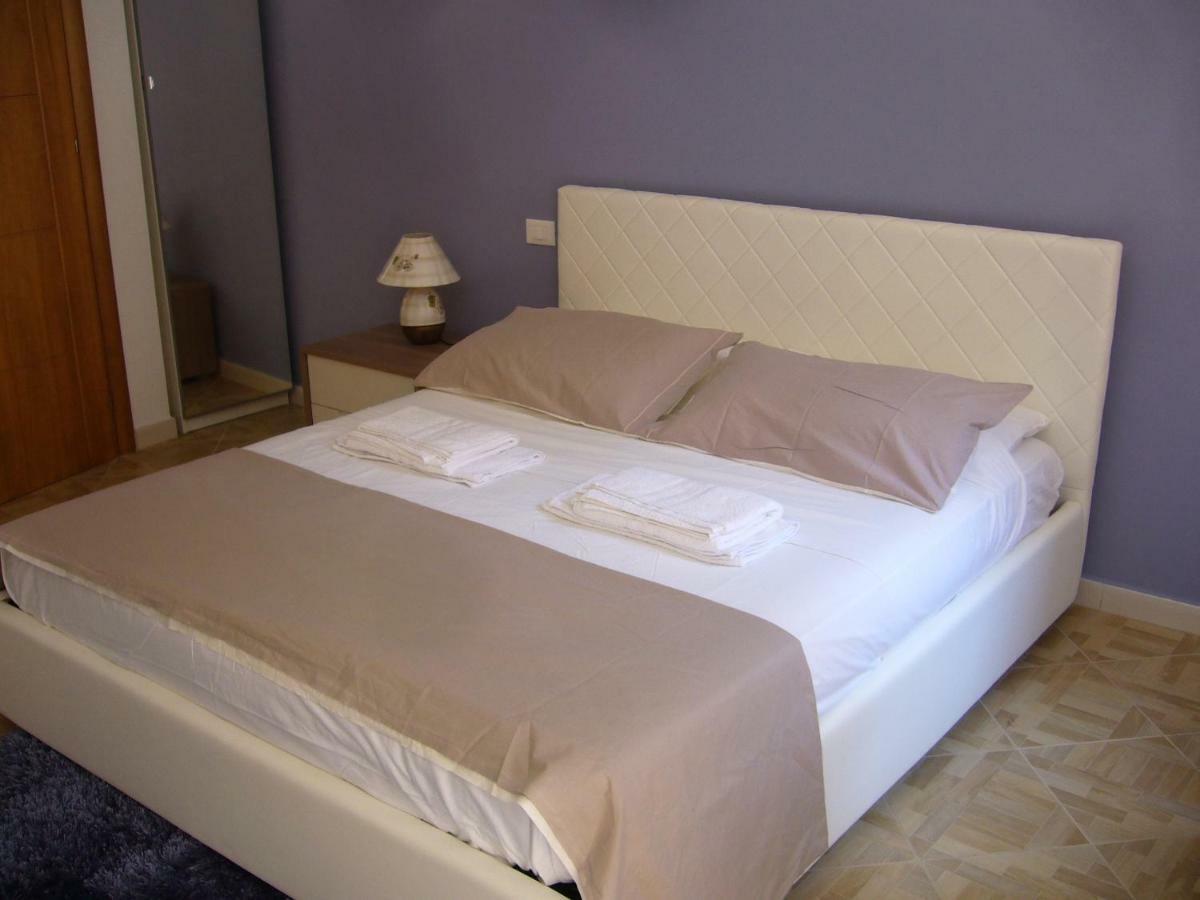 Casaleo Hotel Campofelice Di Roccella Buitenkant foto