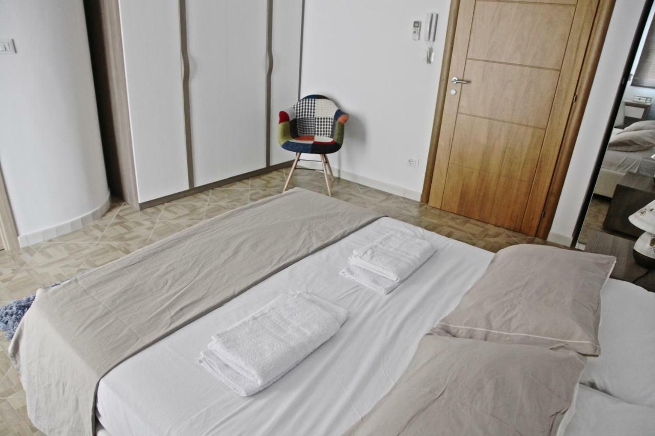 Casaleo Hotel Campofelice Di Roccella Buitenkant foto