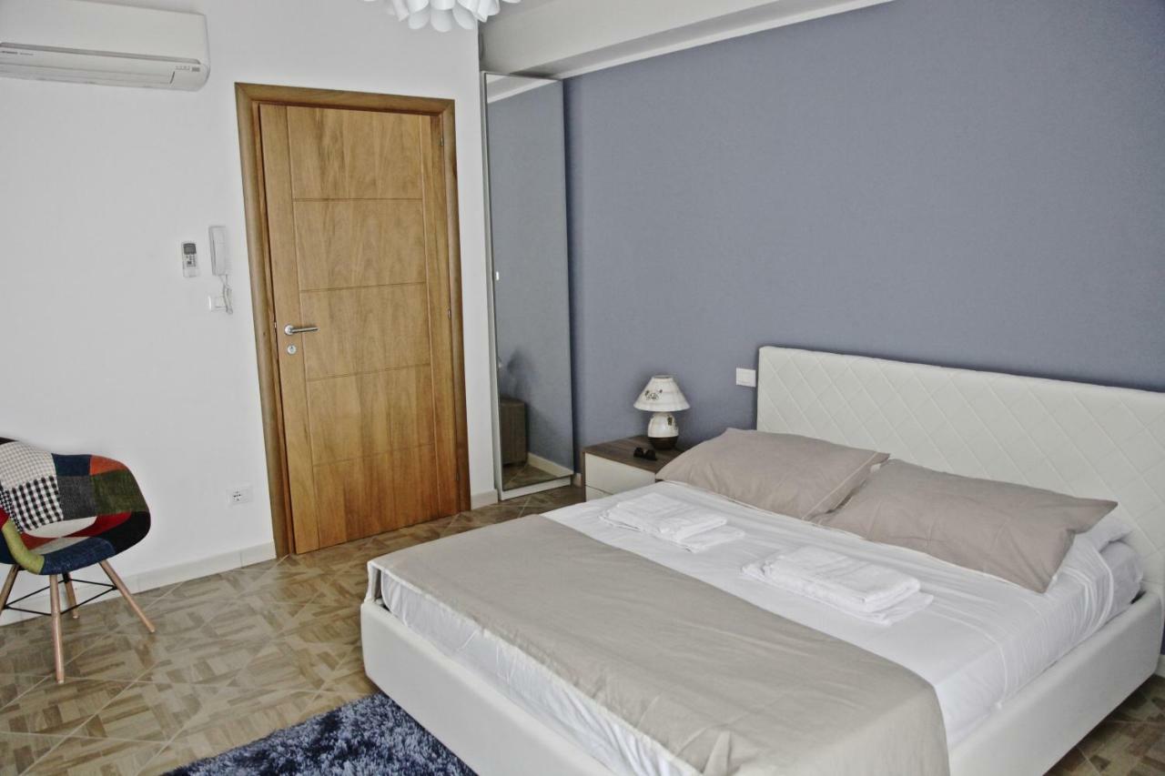Casaleo Hotel Campofelice Di Roccella Buitenkant foto